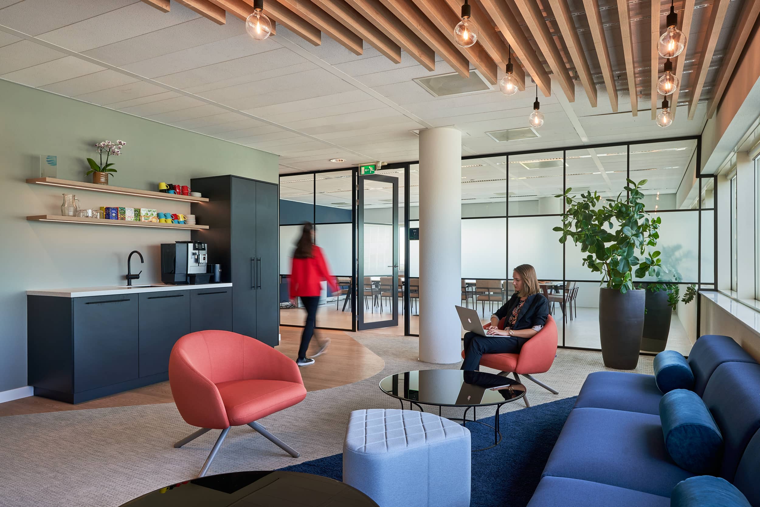Statkraft Amsterdam office clients waiting in the reception area